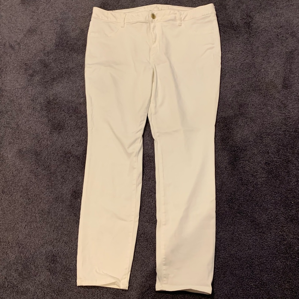 Size 18 short American Eagle white jeans